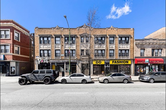 Pangea Chicago Lawn Apartments for rent | 6238 S Western Ave